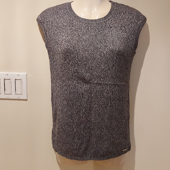 ❣️Ladies Calvin Klein sleeveless top size S (#470)✅️ - Picture 1 of 9
